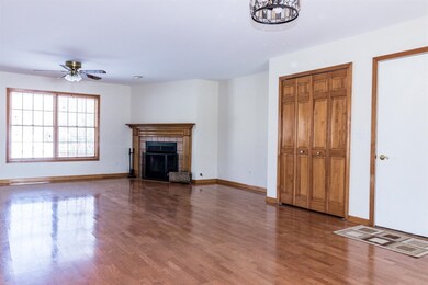 9290 Clay St, Merrillville, IN 46410 - photo 4