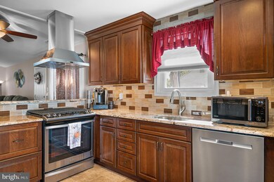 34 Cameron Cir, Clementon, NJ 08021 - photo 4