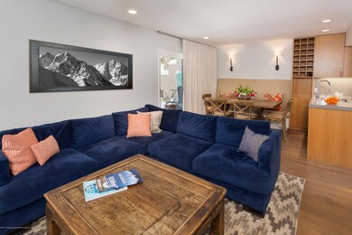 814BleekerE2 Living Room
