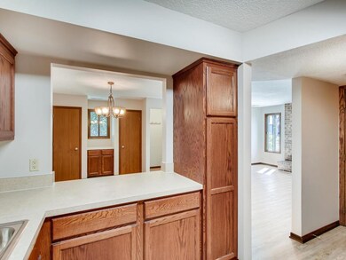 9359 Ranchview Lane N Maple-005-011-Kitchen-MLS_Si