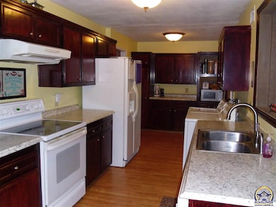 1412 SW Caledon St, Topeka, KS 66611 - photo 7