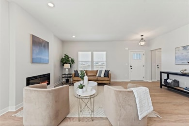 411 Woodview Dr, Raymore, MO 64083 - photo 7