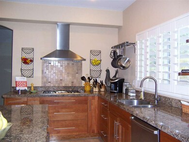 GOURMET KITCHEN