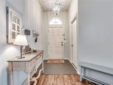 932 Oak Creek Dr, Moore, OK 73160 - photo 3