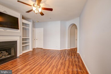 46612 Drysdale Terrace unit 200, Sterling, VA 20165 - photo 3