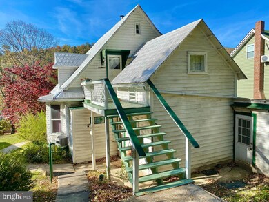 79 S Green St, Berkeley Springs, WV 25411 - photo 7