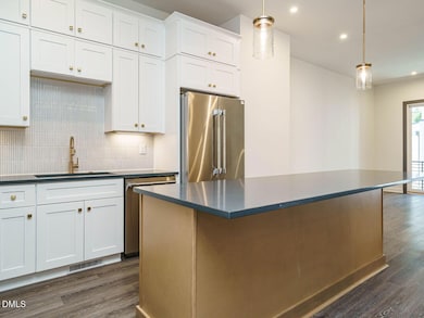 018-1280x960-kitchen