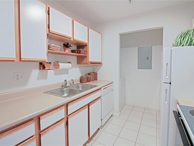 289 Hildred Dr, Burlington, VT 05401 - photo 7