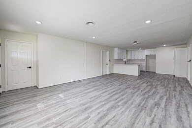 6027 Ledbetter St, Houston, TX 77087 - photo 6