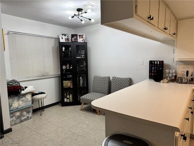 5817 Smoke Ranch Rd unit B, Las Vegas, NV 89108 - photo 4