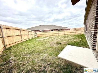 301 Dolphin Dr unit B, Temple, TX 76501 - photo 2