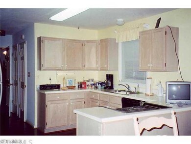 4322 Chilton Way, High Point, NC 27265 - photo 5