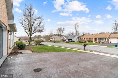 1164 Ashbourne Dr, Reading, PA 19605 - photo 4