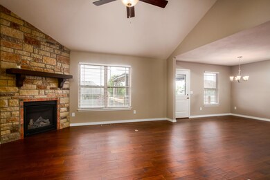 Laura Duckworth - 1064 E Lakota St-8