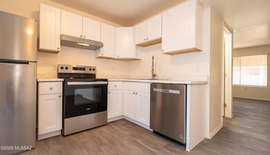 2950 N Alvernon-6