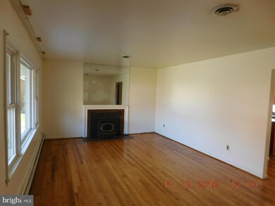 9104 Sheridan Ct, Lanham, MD 20706 - photo 6