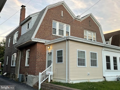 153 Hansen Terrace, Darby, PA 19023 - photo 2