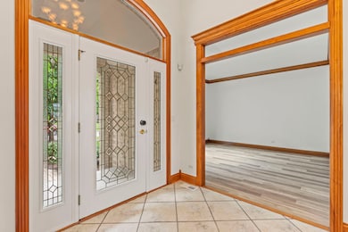 552 Waters Edge Dr, South Elgin, IL 60177 - photo 5