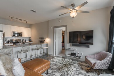 782_Riverfront_Pkwy_#316_09