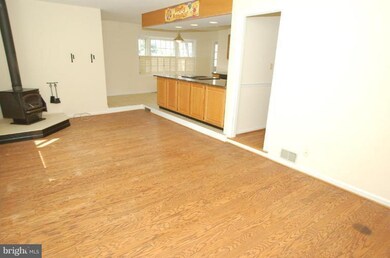 2431 Flint Hill Rd, Vienna, VA 22181 - photo 2