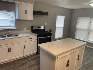 115 Pr0spect St E, Denison, TX 75021 - photo 2