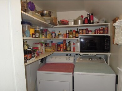Eat- in area