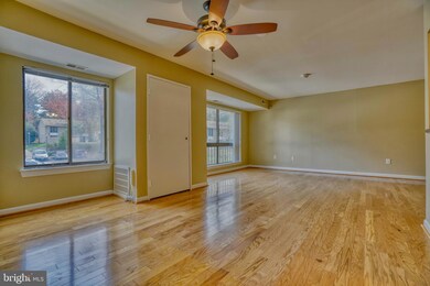 8877 Tamebird Ct, Columbia, MD 21045 - photo 4