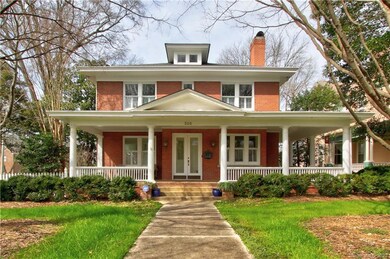 526 W End Ave, Statesville, NC 28677 - photo 2