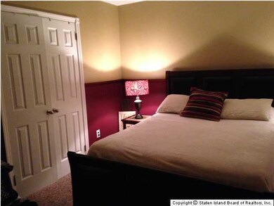 579 Winant Ave, Staten Island, NY 10309 - photo 6