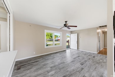 359 Center Dr, Frankfort, IN 46041 - photo 5