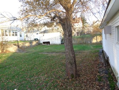 16 West St unit 1, Dudley, MA 01571 - photo 2