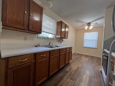 2624 Thompson St, Terre Haute, IN 47802 - photo 6