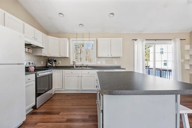 18 Forestview Dr, Fairhaven, MA 02719 - photo 5