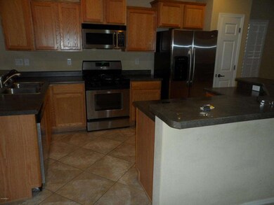 KITCHEN W/ ISLAND