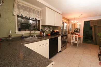 42 Fairbrook Rd, Framingham, MA 01701 - photo 5