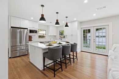 722 W 38th St, Houston, TX 77018 - photo 4