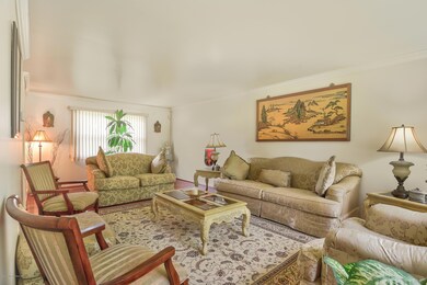 005_Living Room
