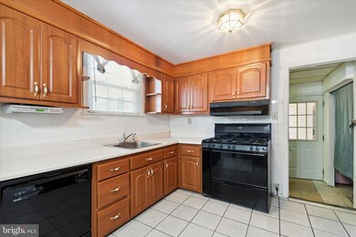 2530 Springview Rd, Norristown, PA 19401 - photo 7