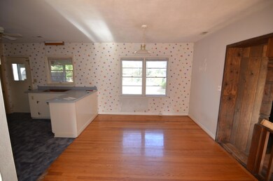 738 Creekside Dr, Charleston, SC 29412 - photo 5