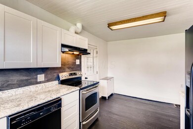 7401 Lock Rd Centerburg OH-large-003-003