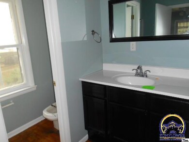 731 SW Randolph Ave, Topeka, KS 66606 - photo 6