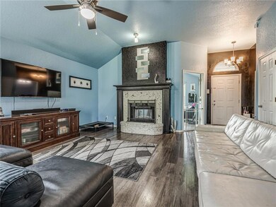 605 Verreaux Dr, Norman, OK 73072 - photo 6