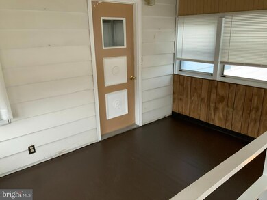 543 Hazle St, Tamaqua, PA 18252 - photo 2