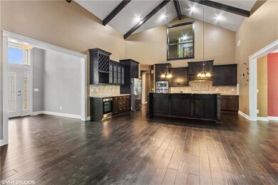 Entertainers Dream, with Room for all Guests