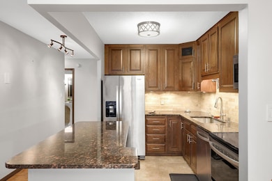 400 Groveland Ave unit 413, Minneapolis, MN 55403 - photo 7