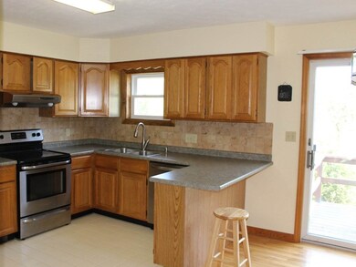 12 Howard Estate, Saint Albans, VT 05478 - photo 4