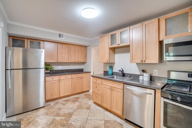 1665 Parkcrest Cir unit 300, Reston, VA 20190 - photo 2