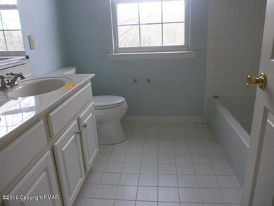 4180 Blue Mountain Crossing, East Stroudsburg, PA 18301 - photo 5