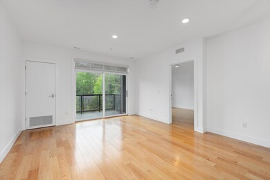 06-218 W Kingsley St003