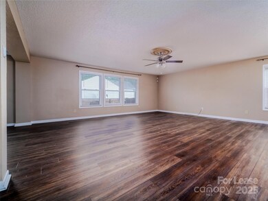 910 Torsion Ln, Clover, SC 29710 - photo 7